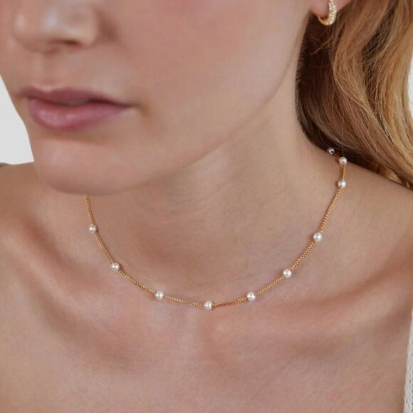 Round Pearl Station Chain Necklace in Gold - Picture 2 of 11